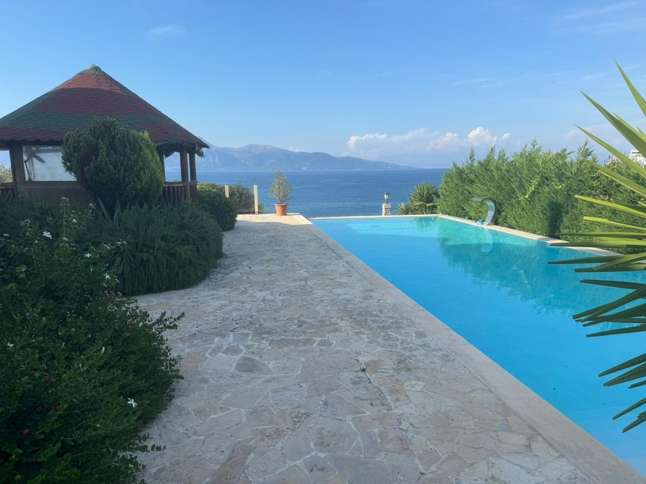 First Floor! - Photo 1